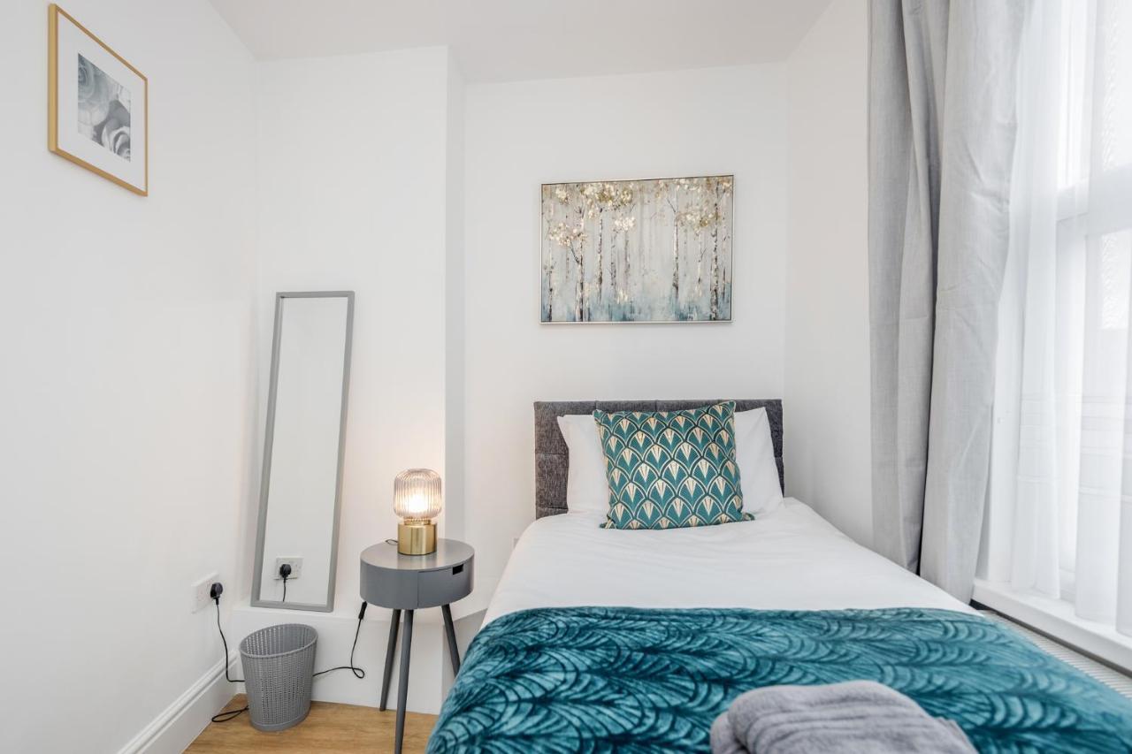 Modern Cosy London Flat By Damask Homes Ίλφορντ Εξωτερικό φωτογραφία